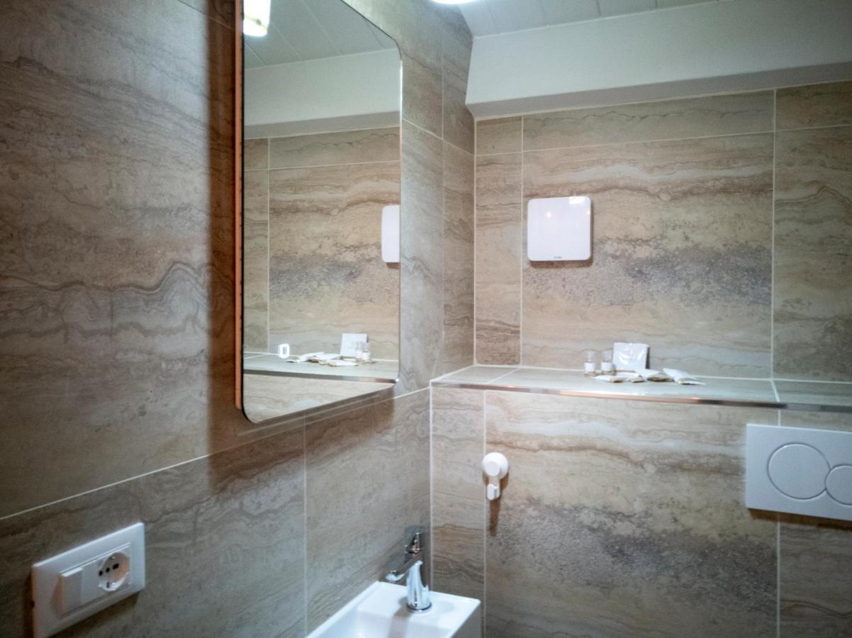 Double Room Private Bathroom