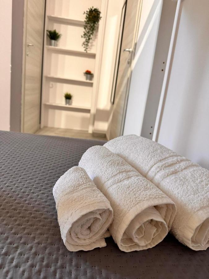 Triple Room Private Bathroom,1469968547:JPEG