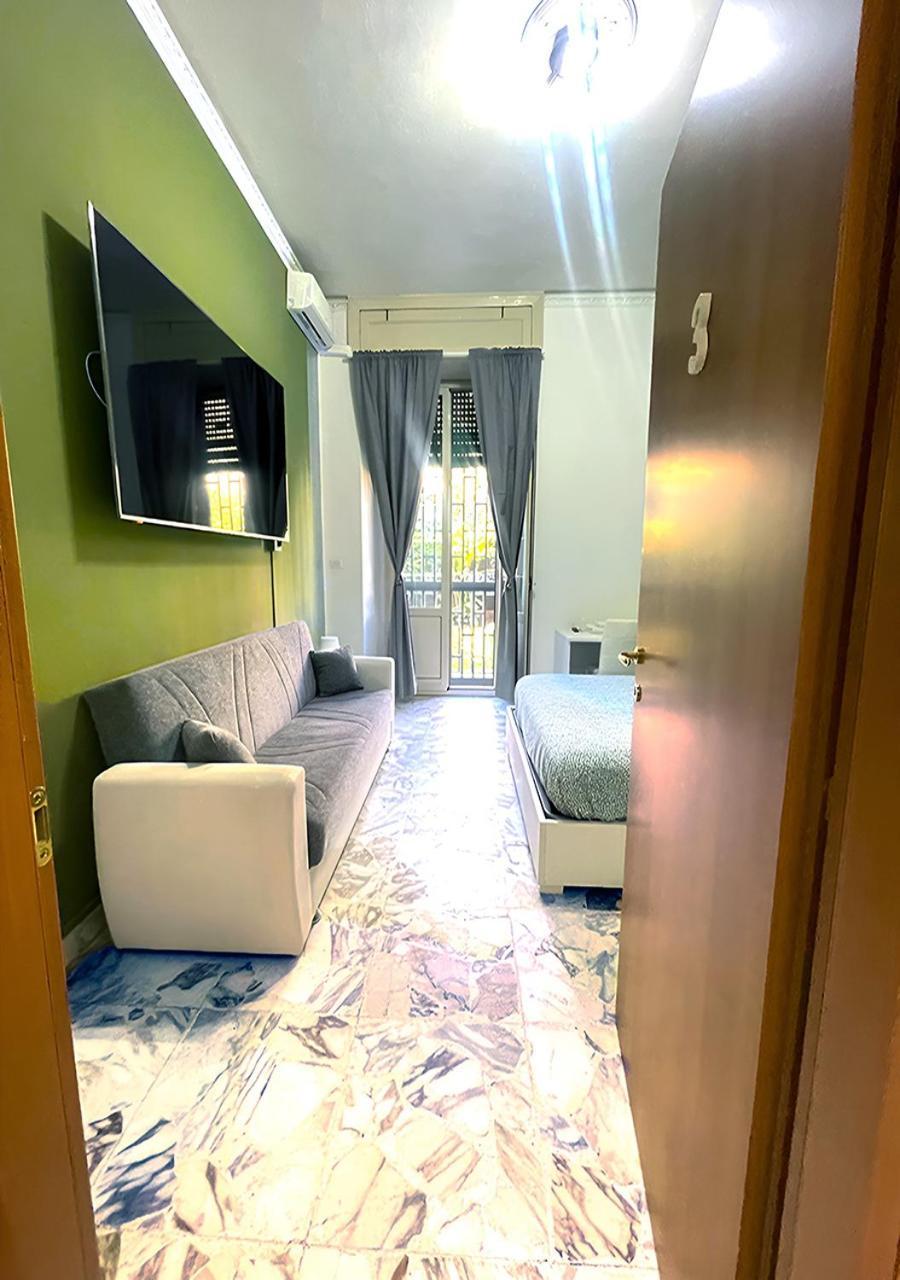 Standard Double Room with Shared Bathroom