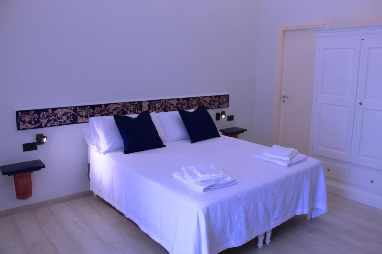 Deluxe Room (2 Adults + 1 Child)