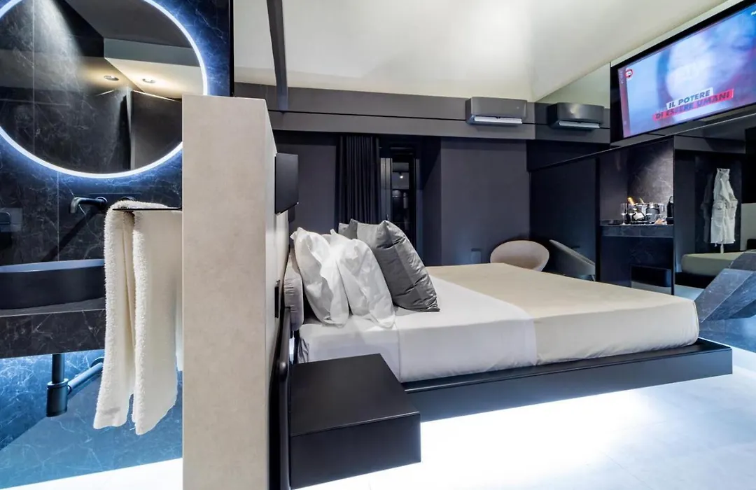 4 Suites " Unconventional Living Rooms "-1