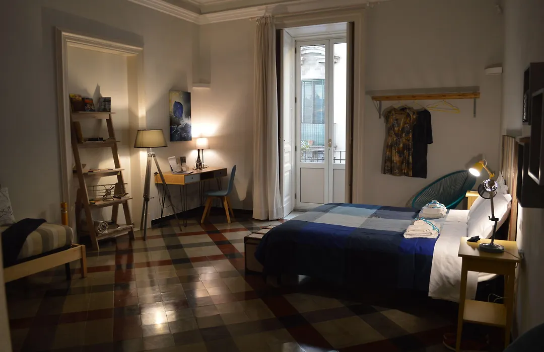 Bed, Book & Breakfast Landolina-1