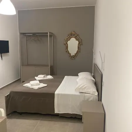 Aeroporto Katane Rooms-3